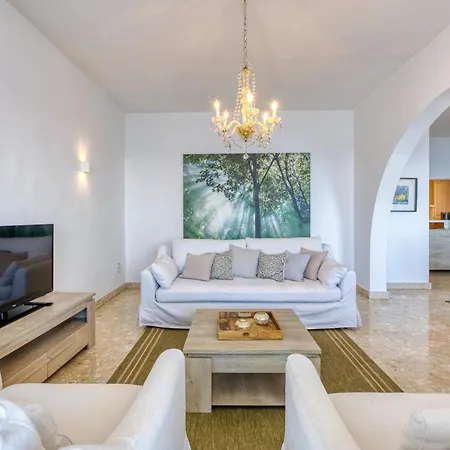 A Beautiful Seafront With Balcony & Views By 360 Estates Apartment Sliema
