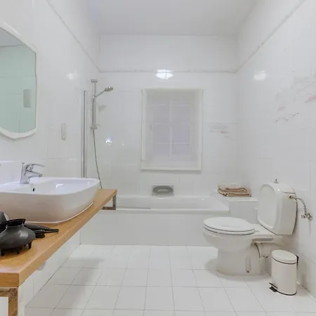 A Beautiful Seafront With Balcony & Views By 360 Estates Daire