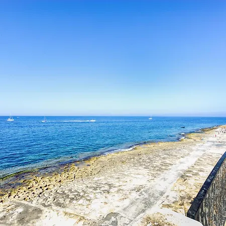 Apartament A Beautiful Seafront With Balcony & Views By 360 Estates *