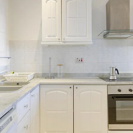 A Beautiful Seafront With Balcony & Views By 360 Estates * סליאמה