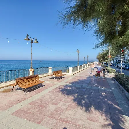 A Beautiful Seafront With Balcony & Views By 360 Estates * סליאמה